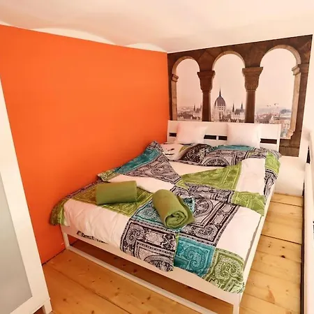 Apartment Quiet At Synagogue